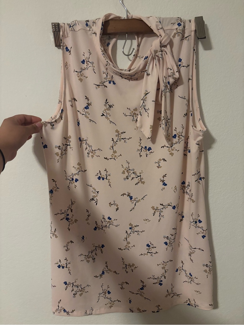 Ann Taylor Blush Floral Tie-Neck Shell